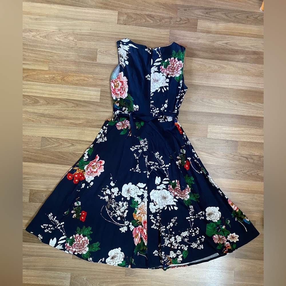 Brandless A-line dress Size M (but fits like S) - Picture 2 of 3